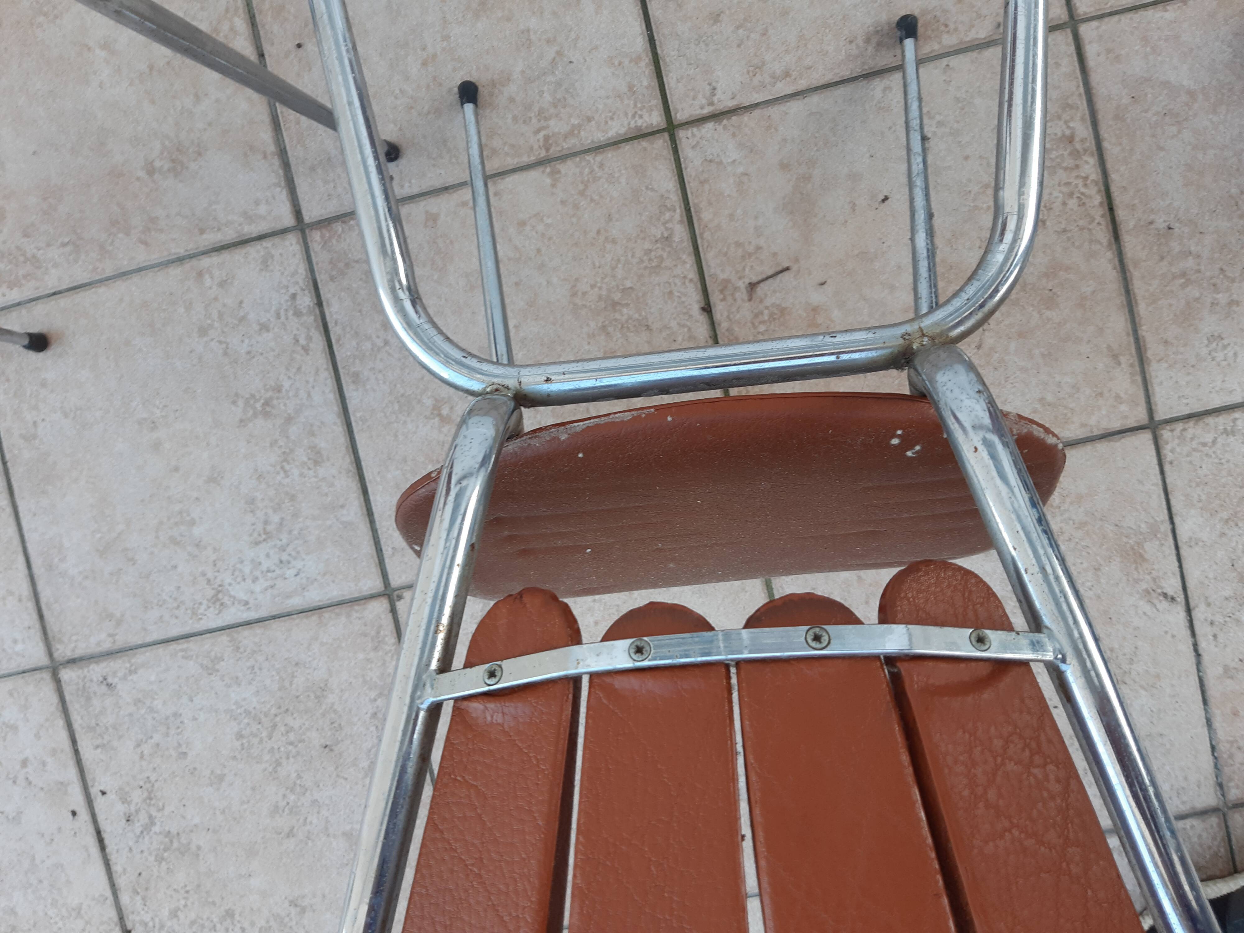 Lot of 3 chairs "petals" in vinyl 60-70 years