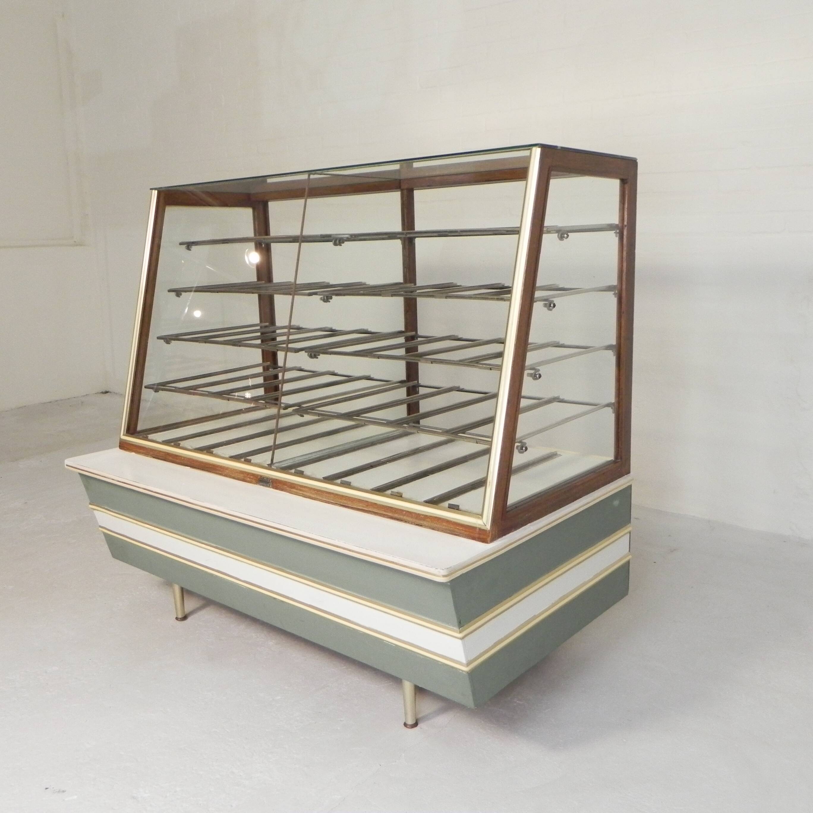 Bakery display case, Esme counter Groningen, 1950s