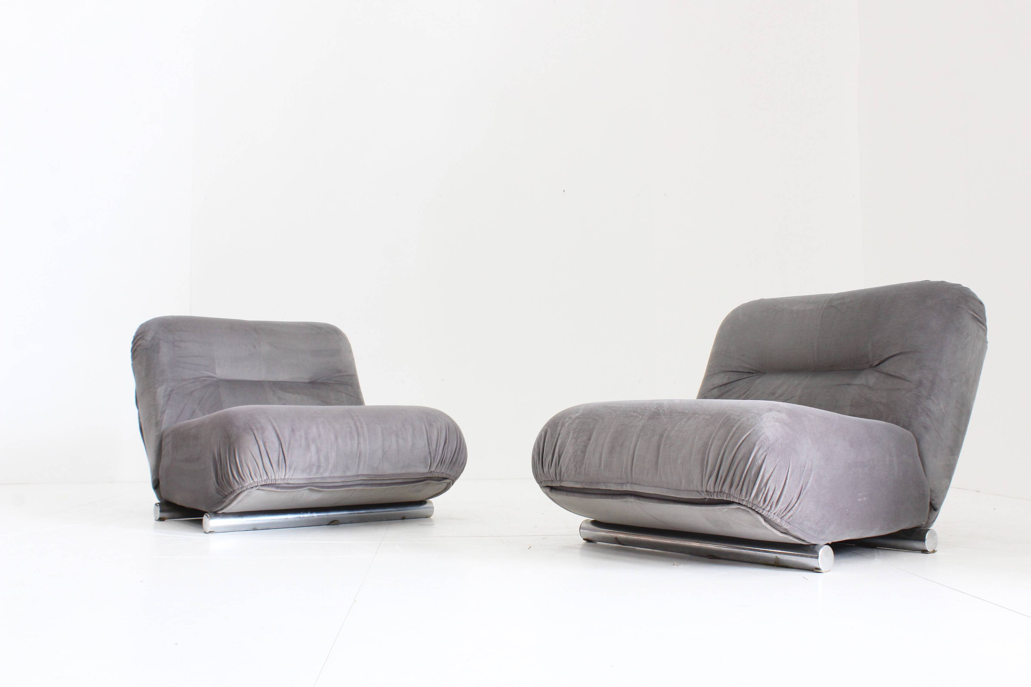 Giuseppe Munari Lounge Chairs for Poltrona Munari 1970s , Italy set of 2