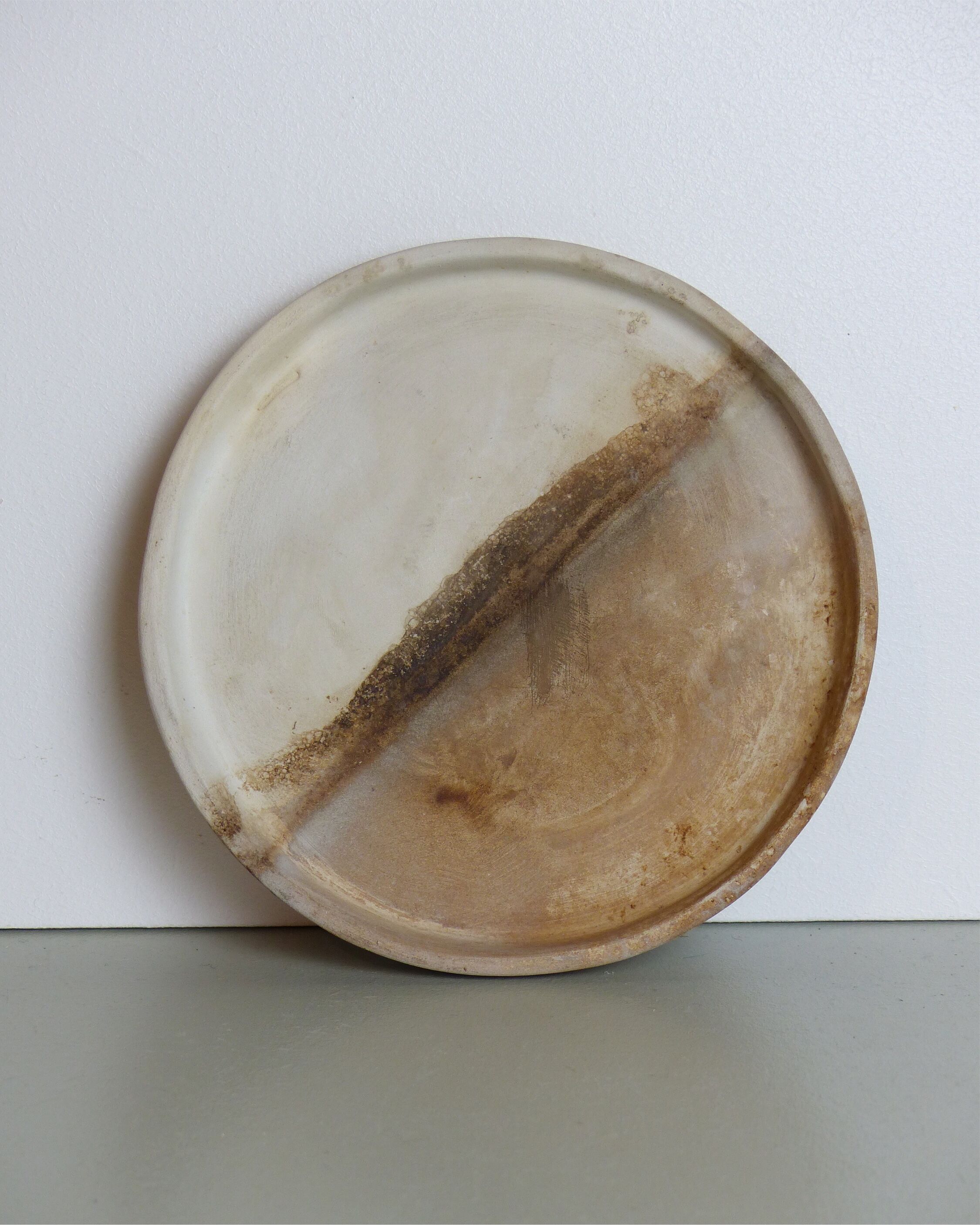 Beige tidy or centerpiece