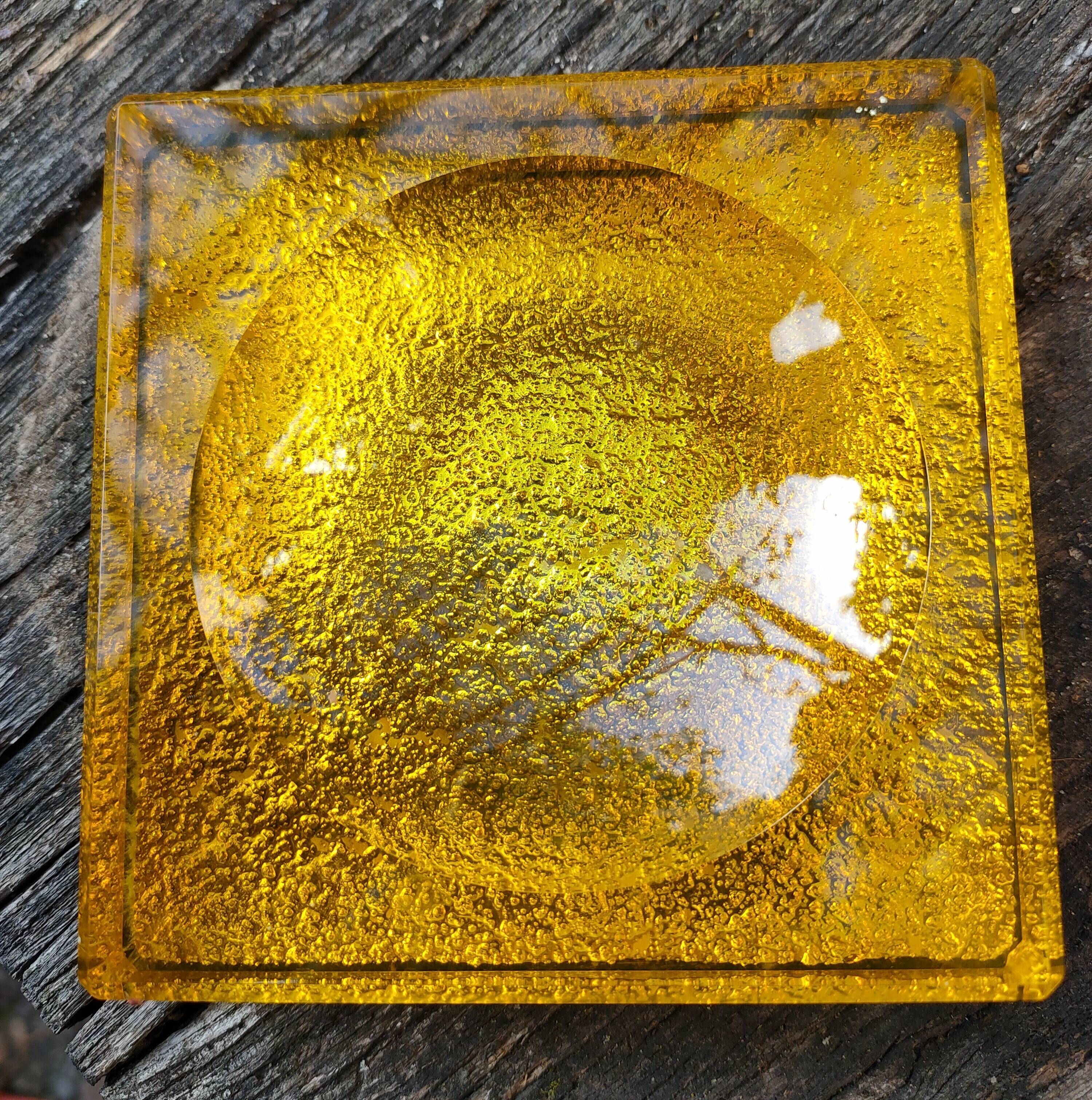 Empty yellow crystal pocket