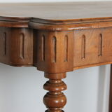 Desk table