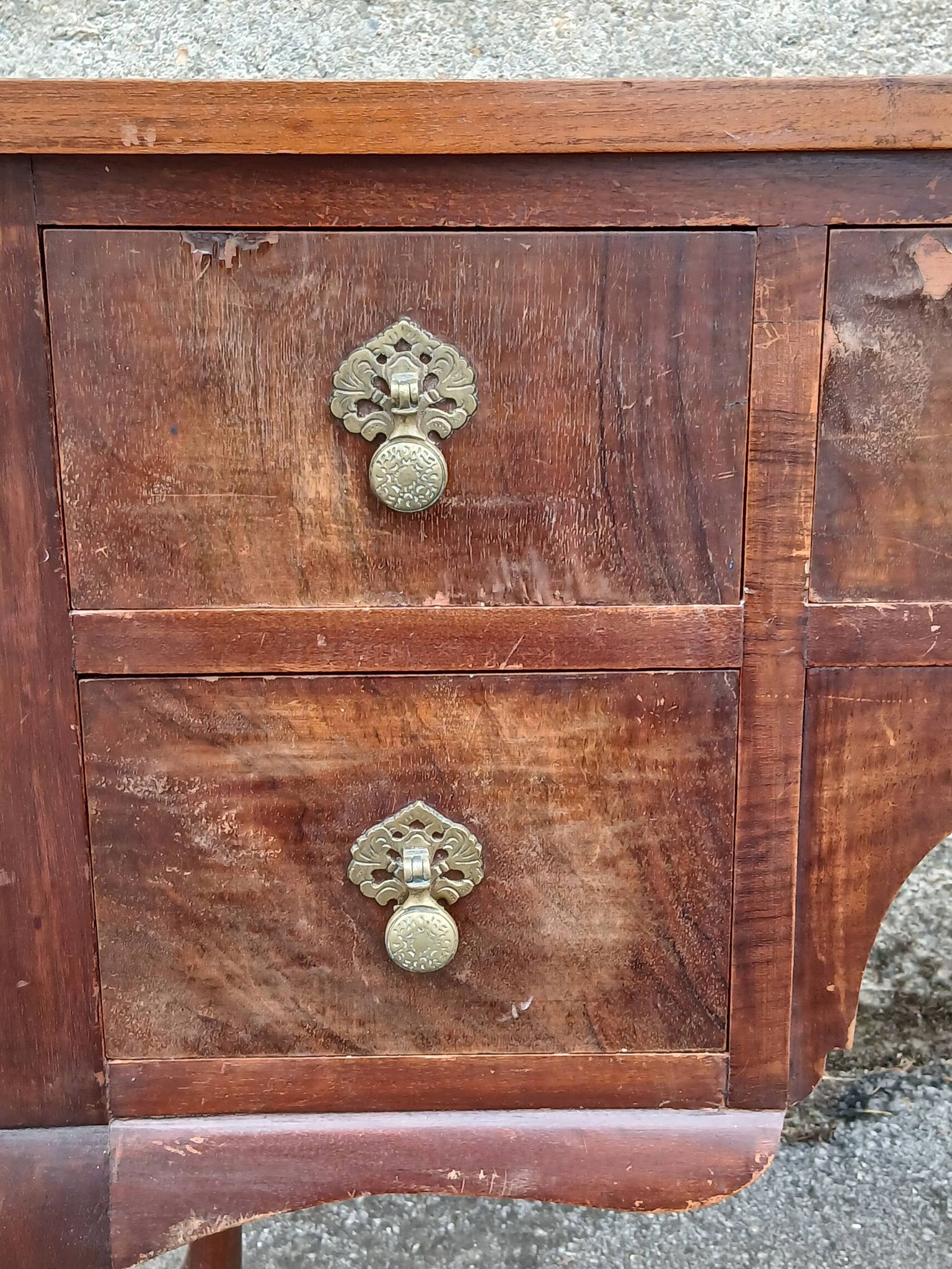 Bureau de type Chippendale en placage d'acajou