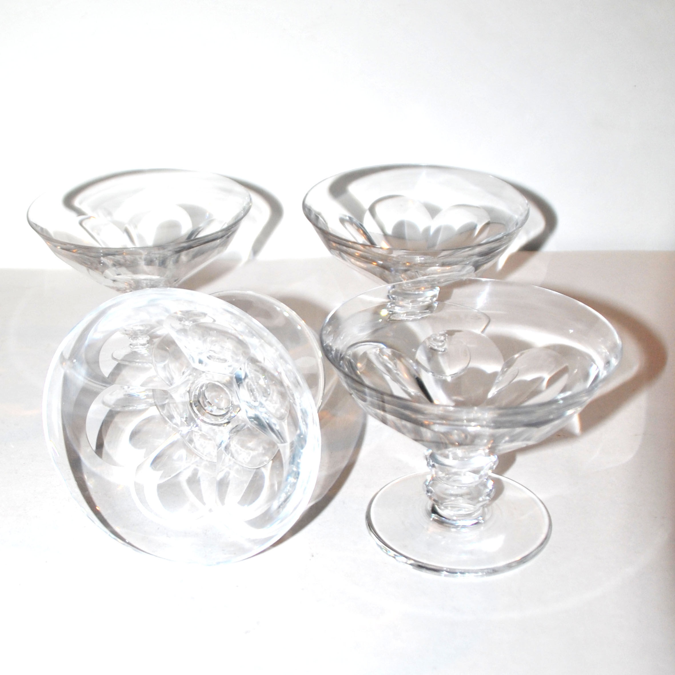 Series of 4 Champagne glasses Marne crystal cut 1920 by St. Louis
