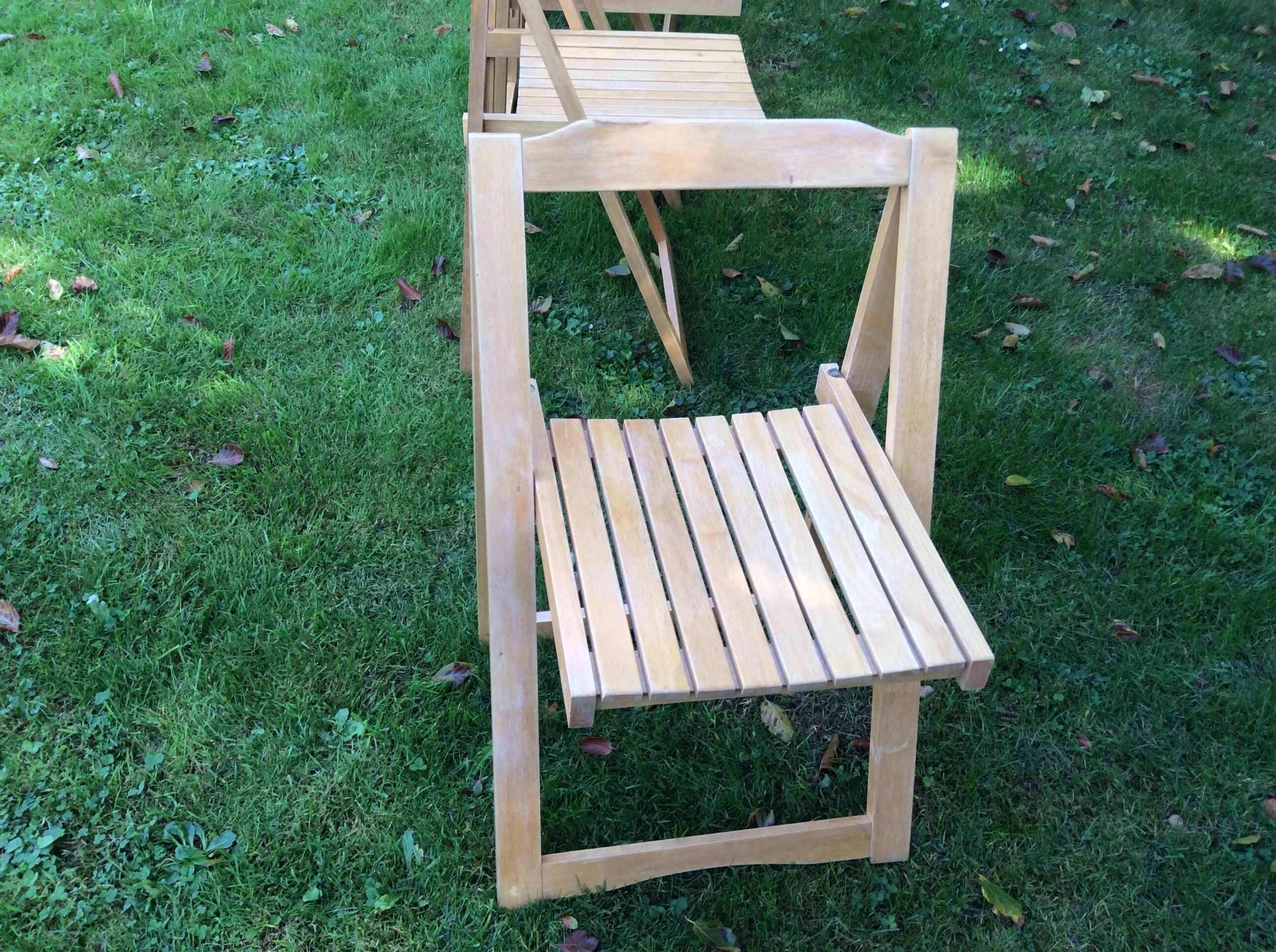 Series of 4 folding chairs