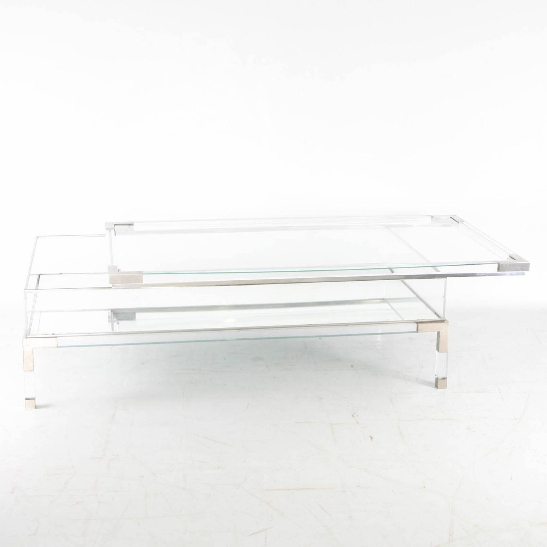 Sliding coffee table