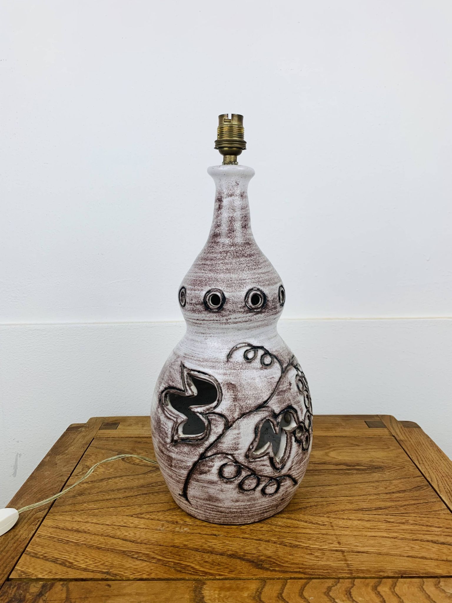 Lampe céramique ajourée, feuilles de vignes, années 60