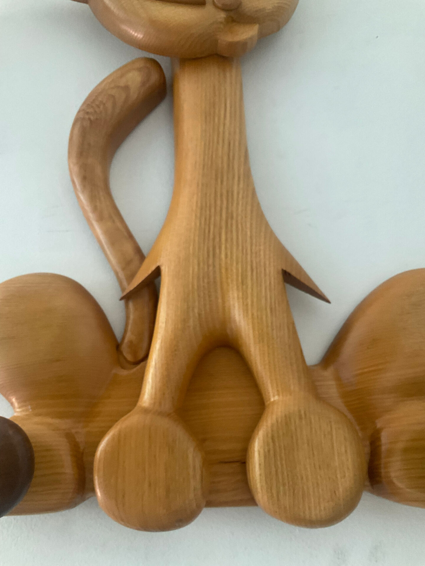 Vintage cat coat rack in solid pine from the 70s-80s.