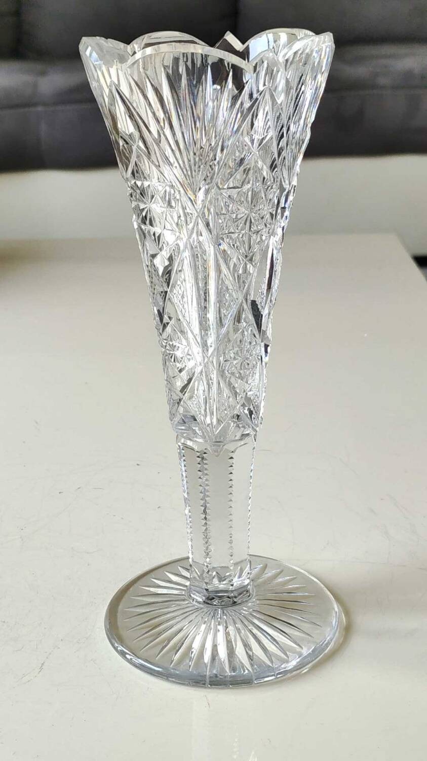 Tulip-shaped single-flower vase. Bohemian crystal. Stars/crosses, 21 cm