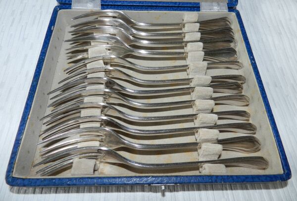 Coffret de 12 fourchettes à gâteaux Christofle