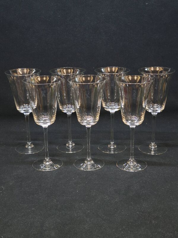 7 verres à pied en cristal fin à vin ou eau - Baccarat ou Saint louis