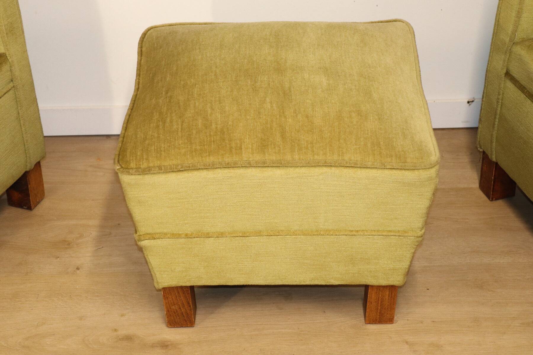Pair of vintage velvet armchairs with footrest - 1950s