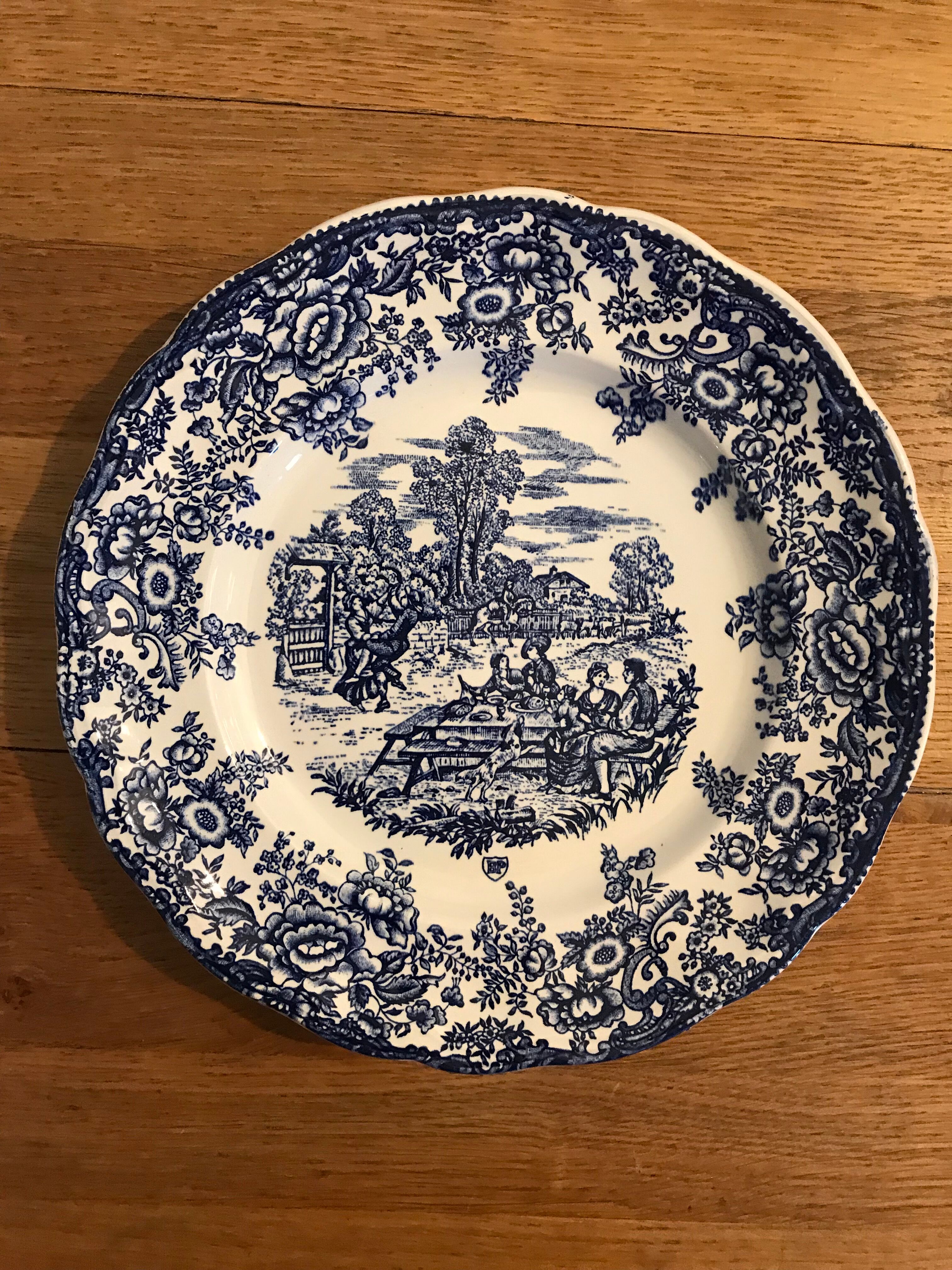 Plate flat canvas of Jouy