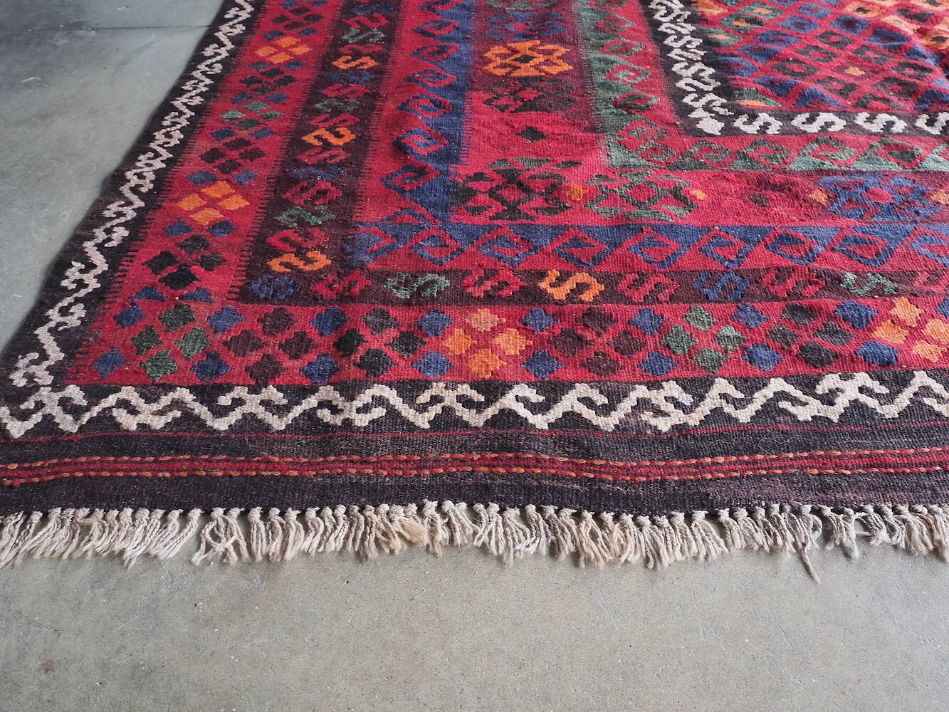 Vintage wool kilim rug