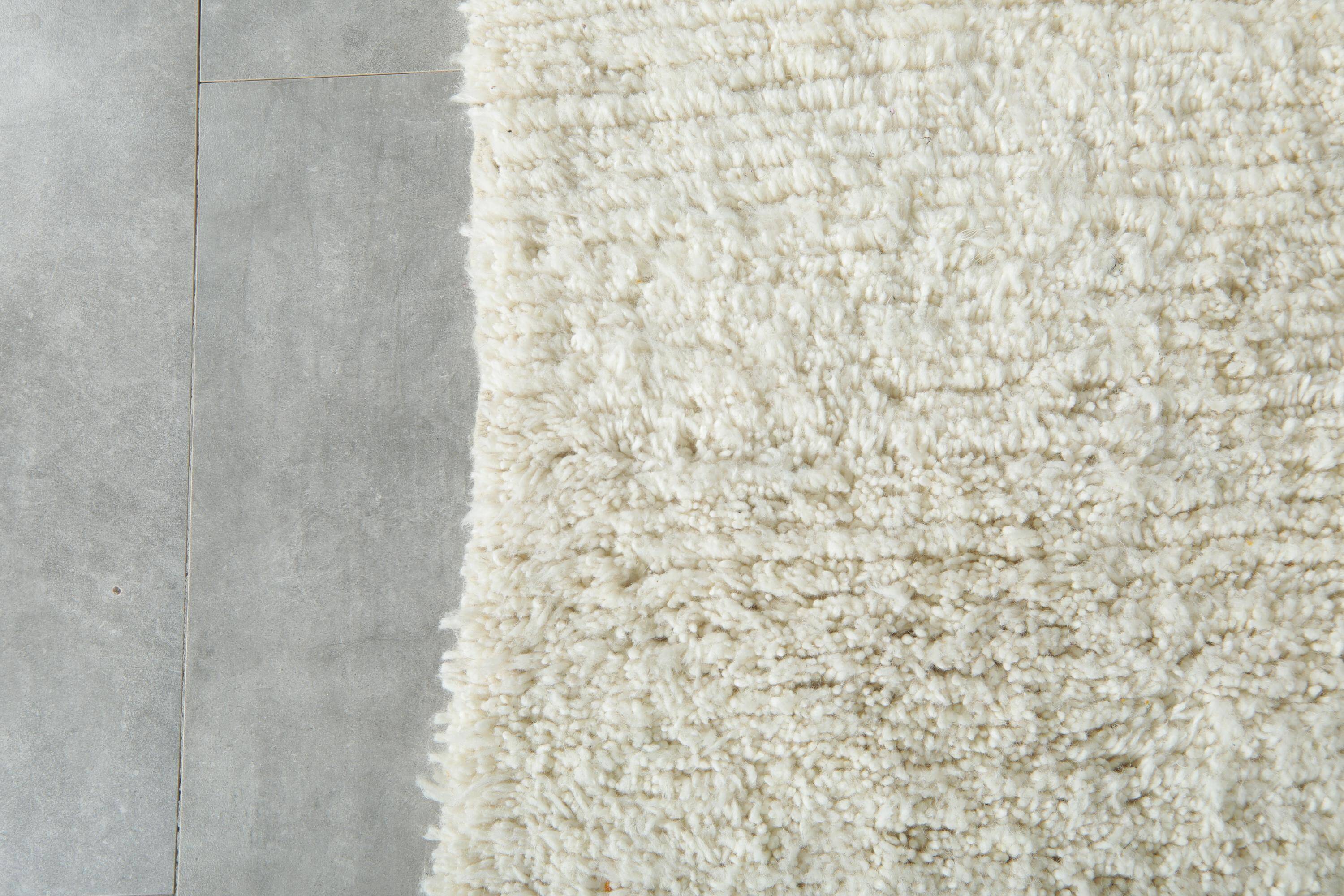 Moroccan rug 100% wool, handmade, 250x150 cm, superior quality.