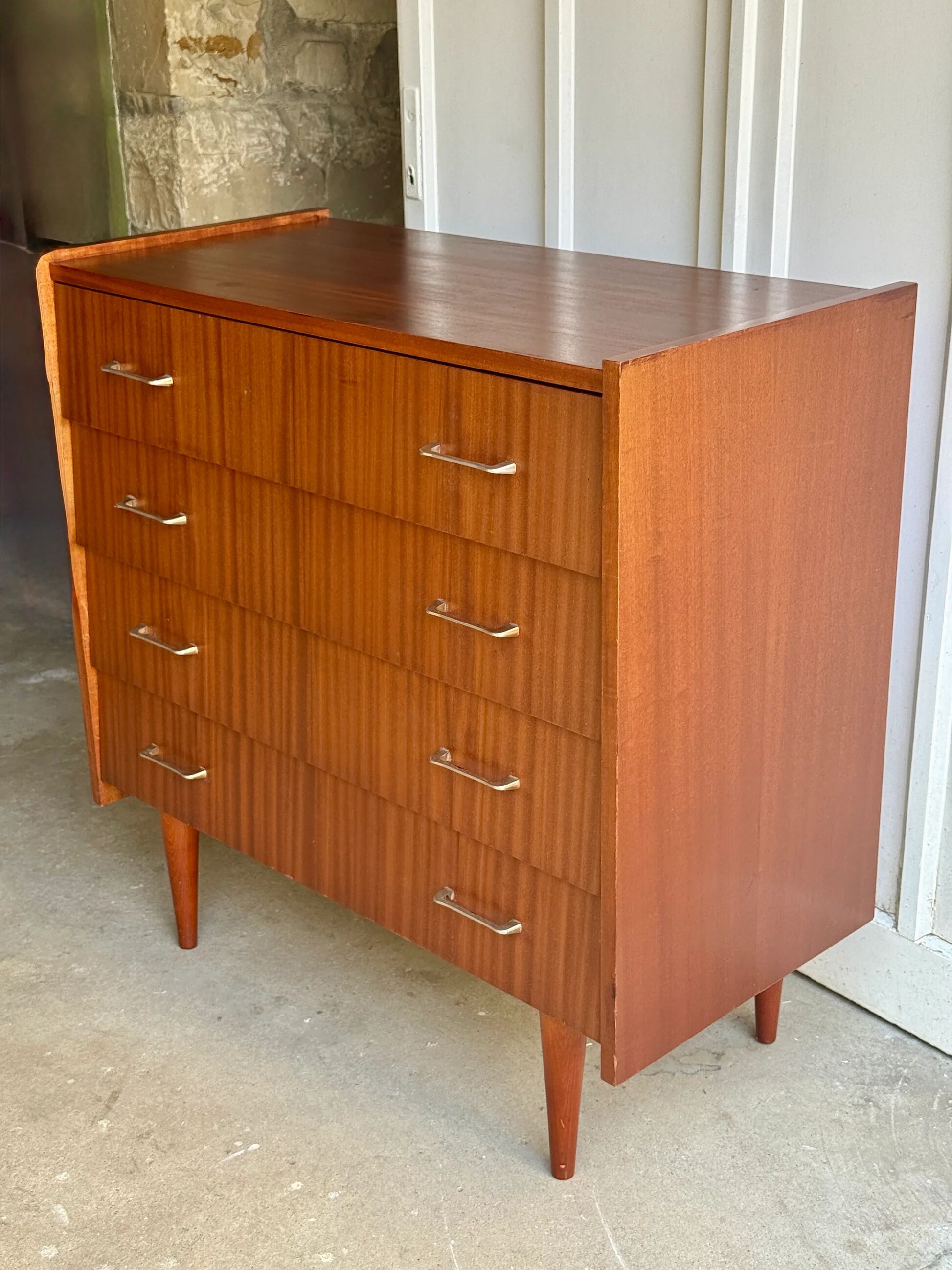 Mid-century commode style