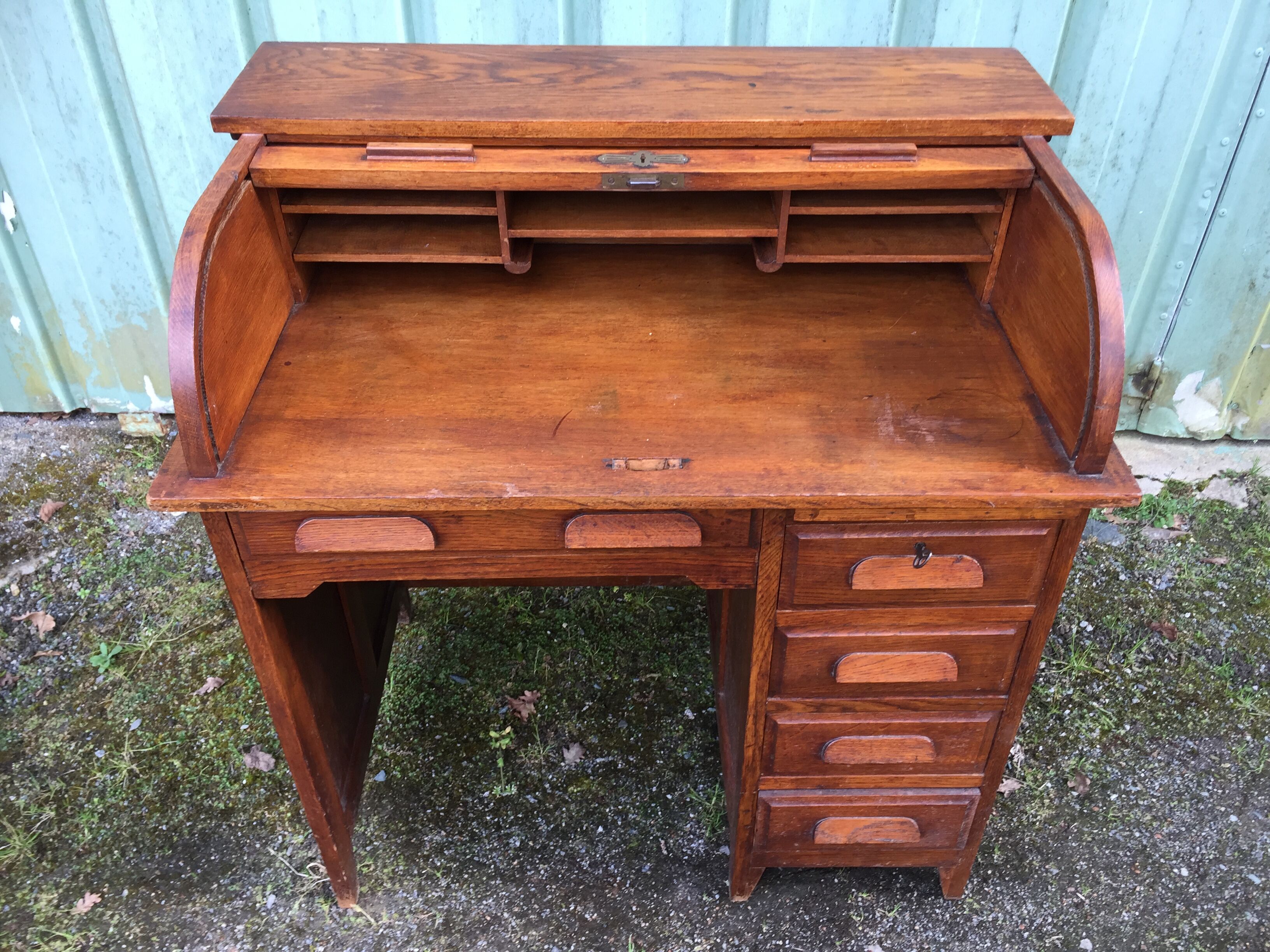 Vintage office called American office with oak curtain