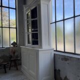 XL display case with white patina