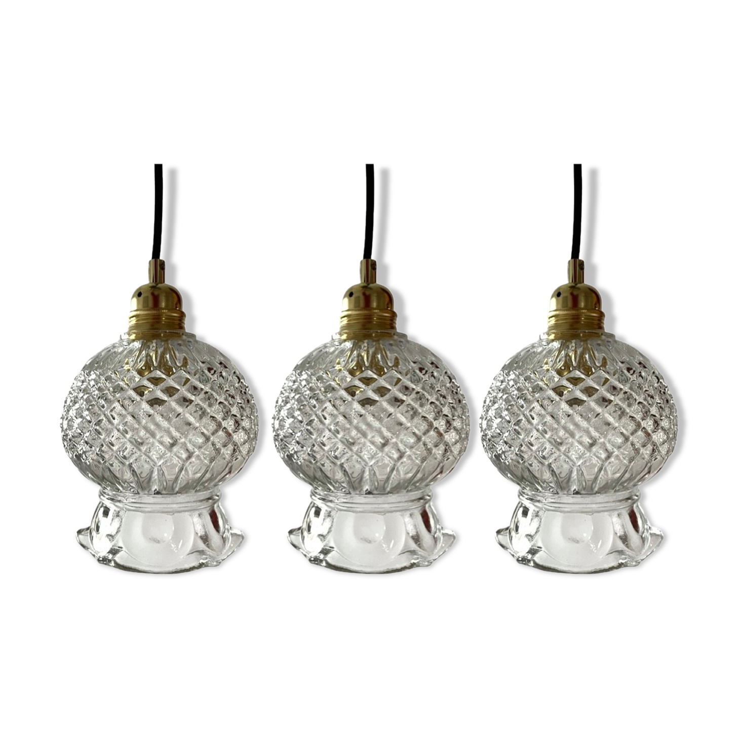 Set of three new electrified chiseled glass suspensions