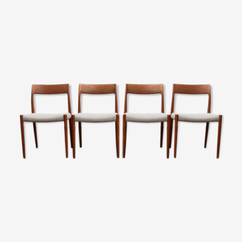 Series of 4 teak chairs