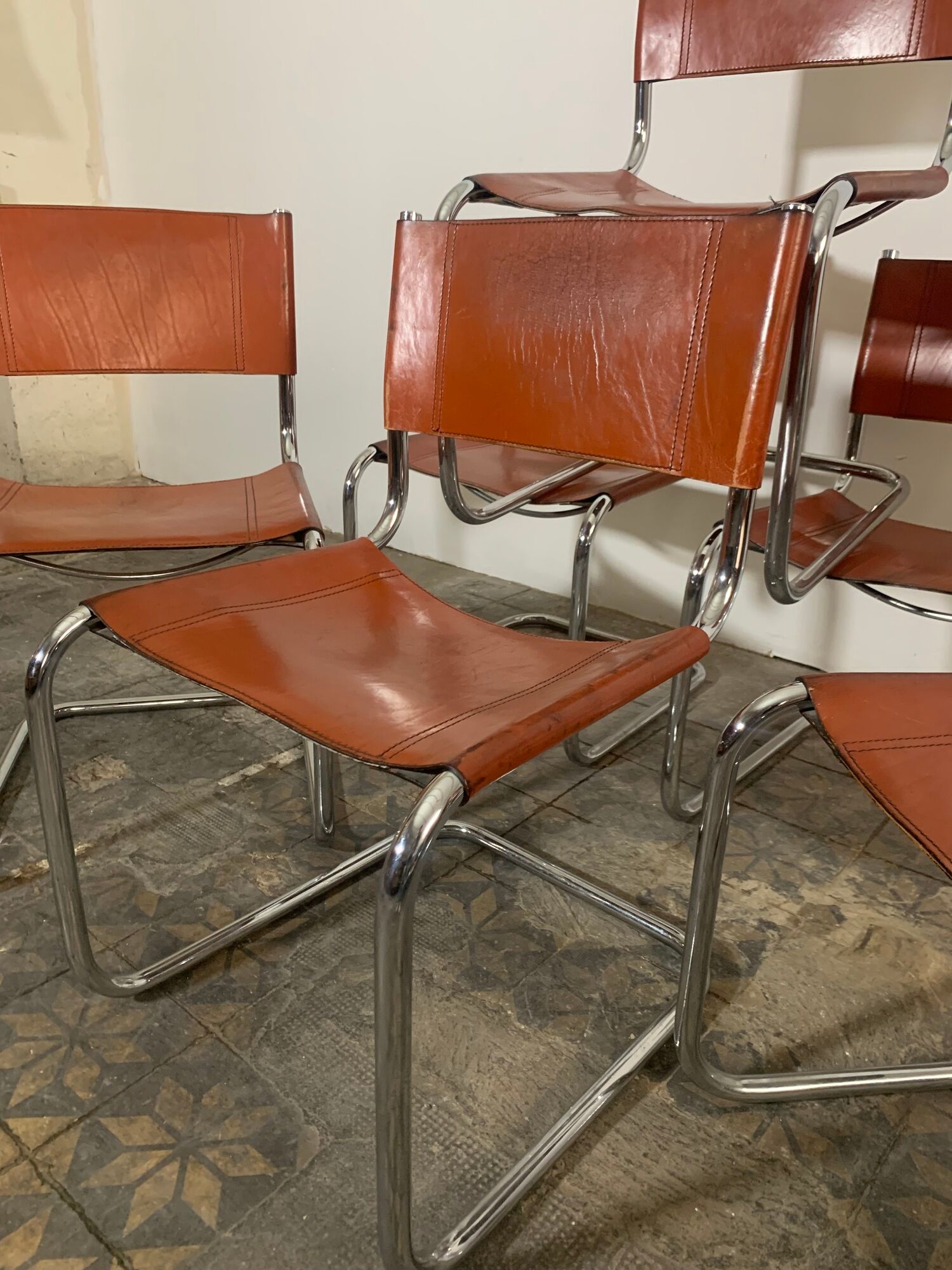 Set of 6 dining chairs