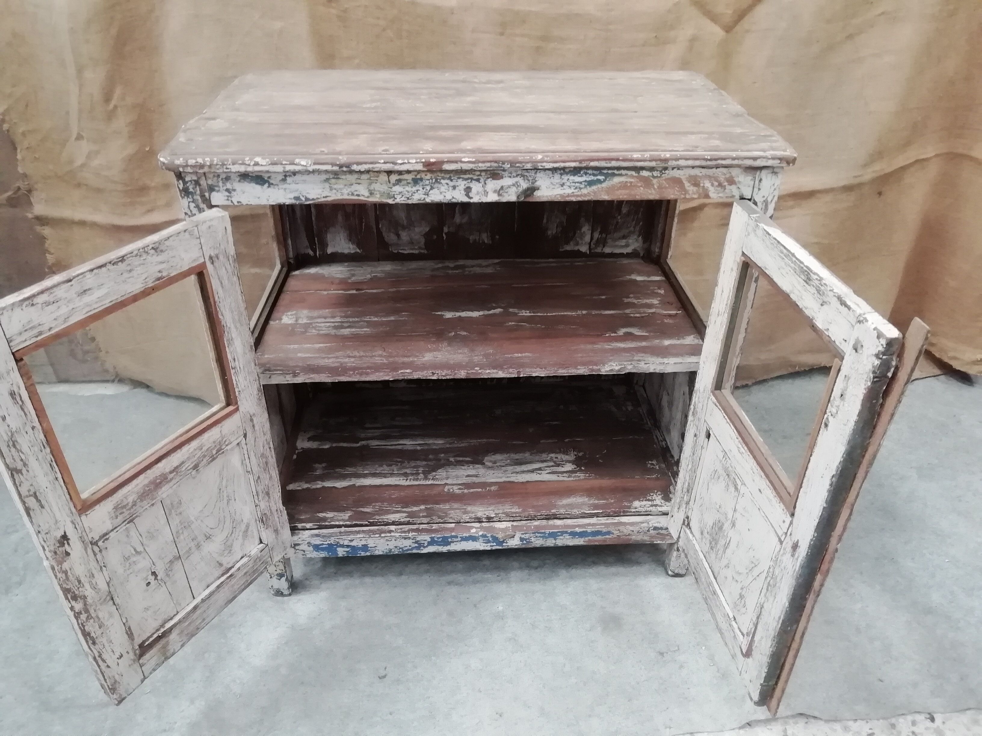 Old semi-glazed food buffet