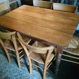 Oak table with turned legs