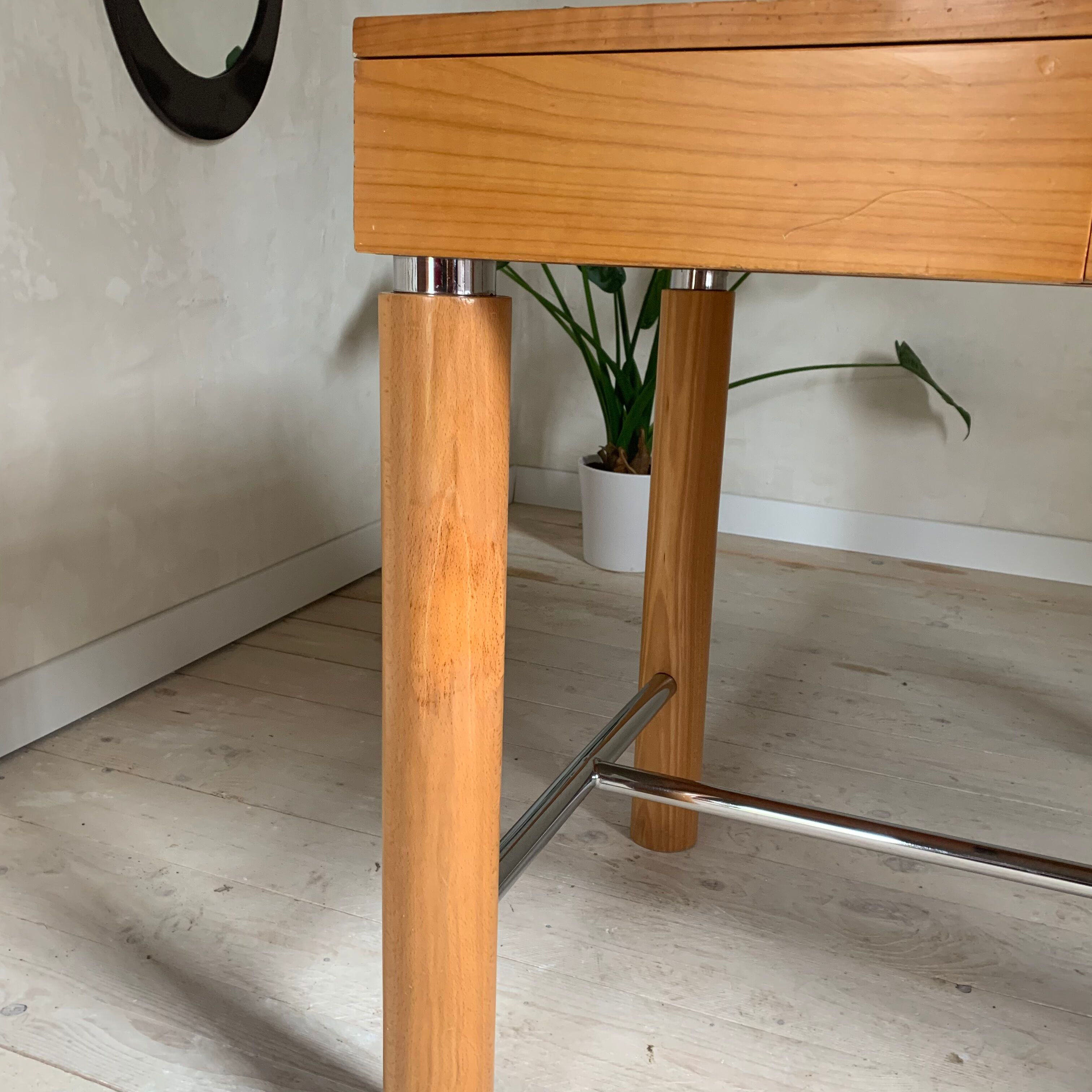Bureau vintage en orme et chrome