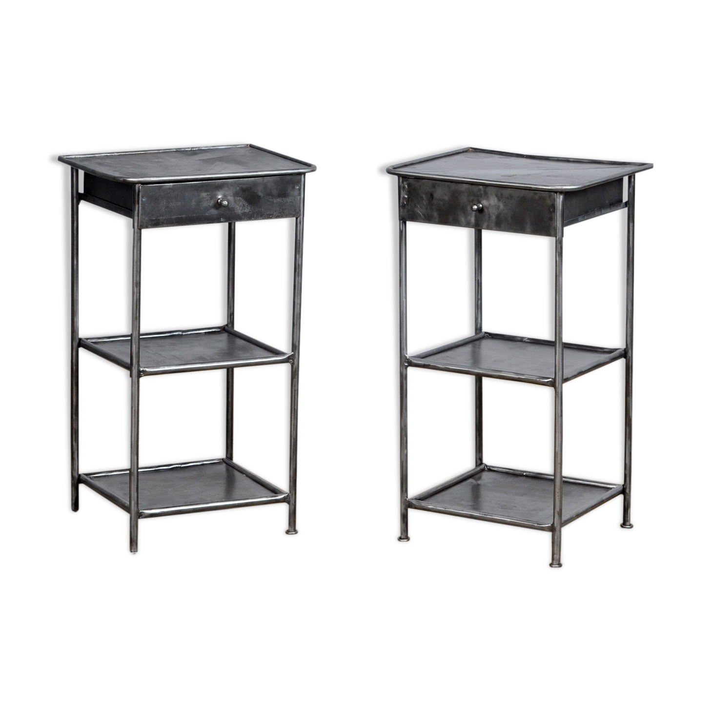 Paire de tables de chevet, années 1910