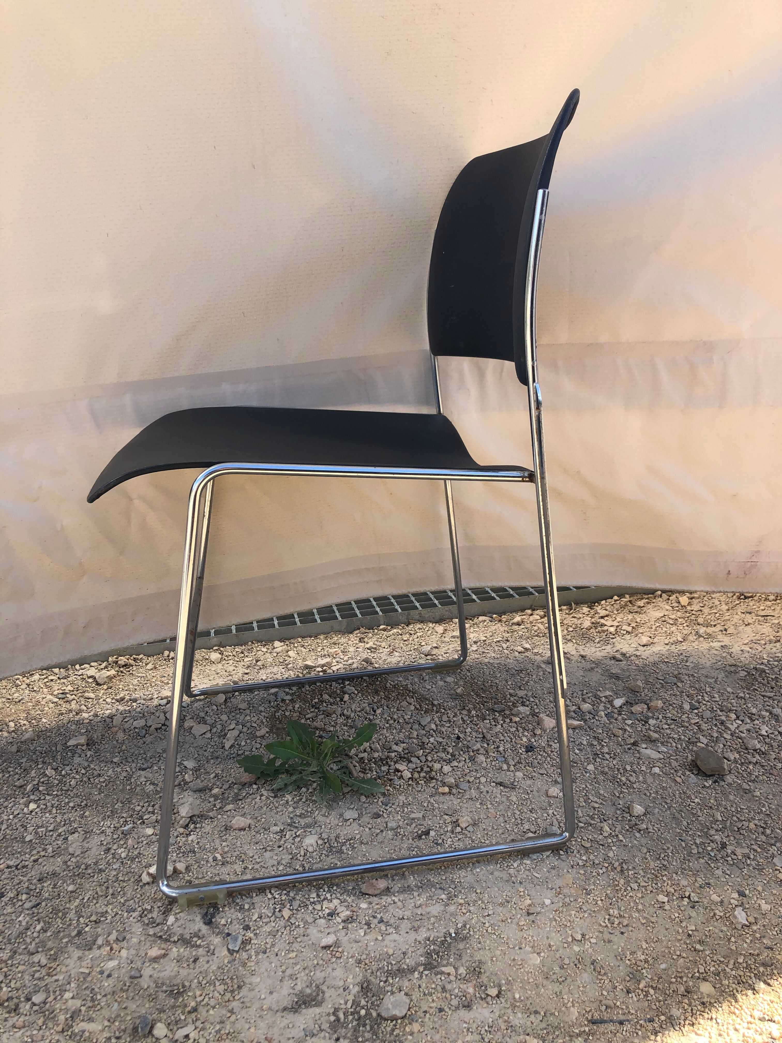 Un lot de 6 chaises de David Rowland