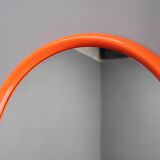 Miroir ovale italien des années 1970, cadre en plastique orange