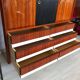 Armoire vintage italienne, noyer, bois cannelé, pieds en laiton années 1950.