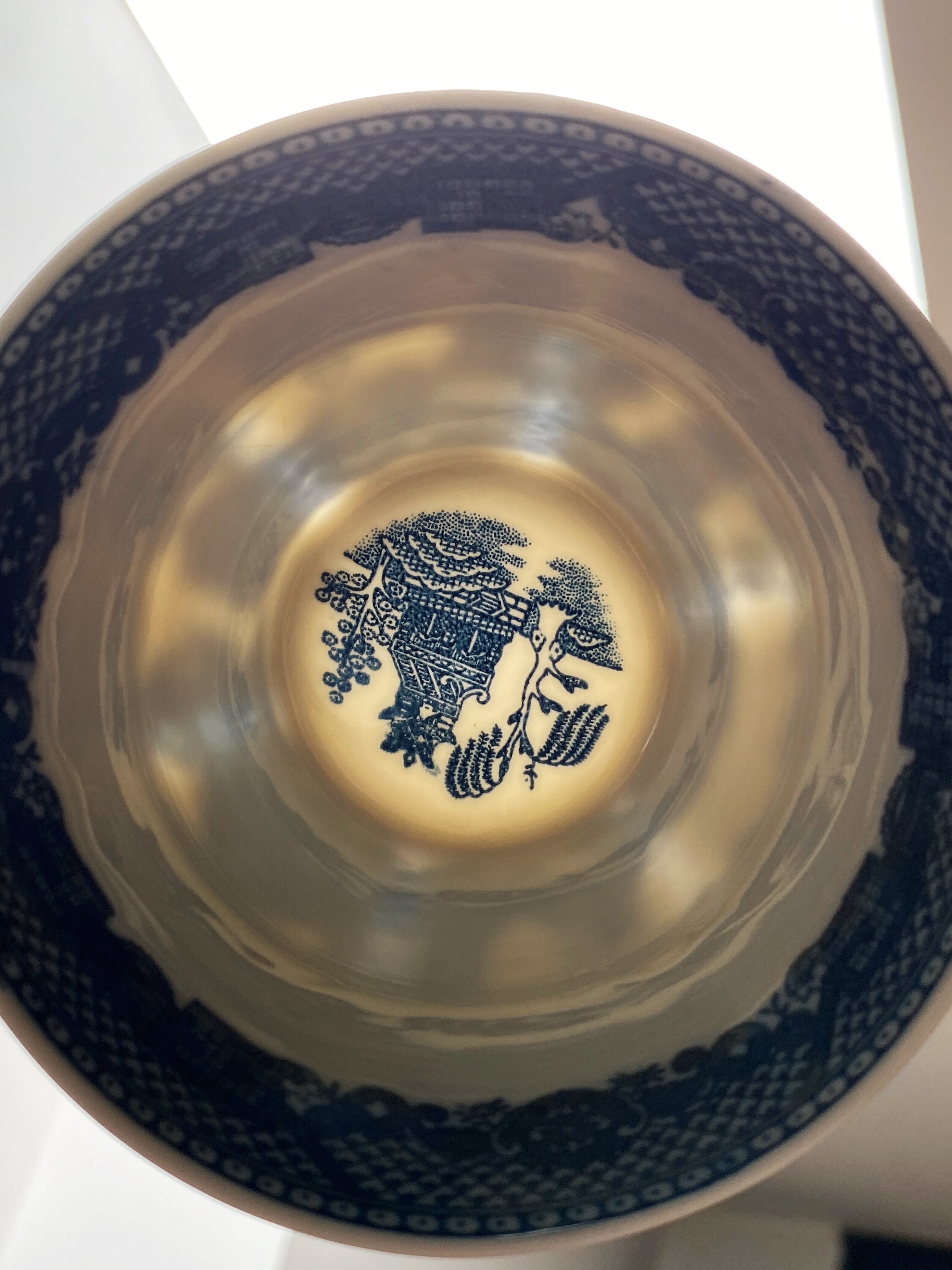 2 fine porcelain cups