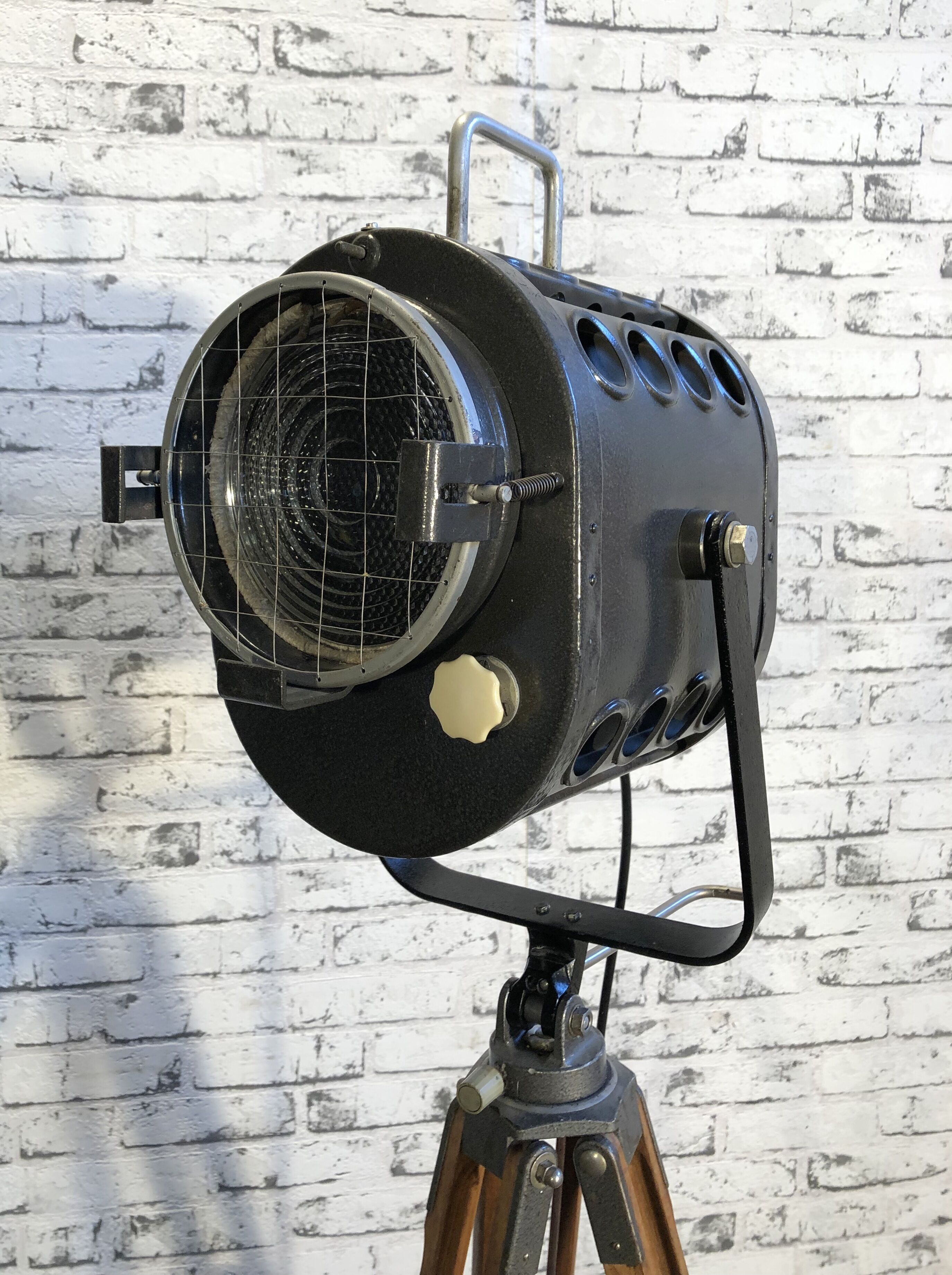 Projecteur de théâtre sur trépied vintage, années 1960