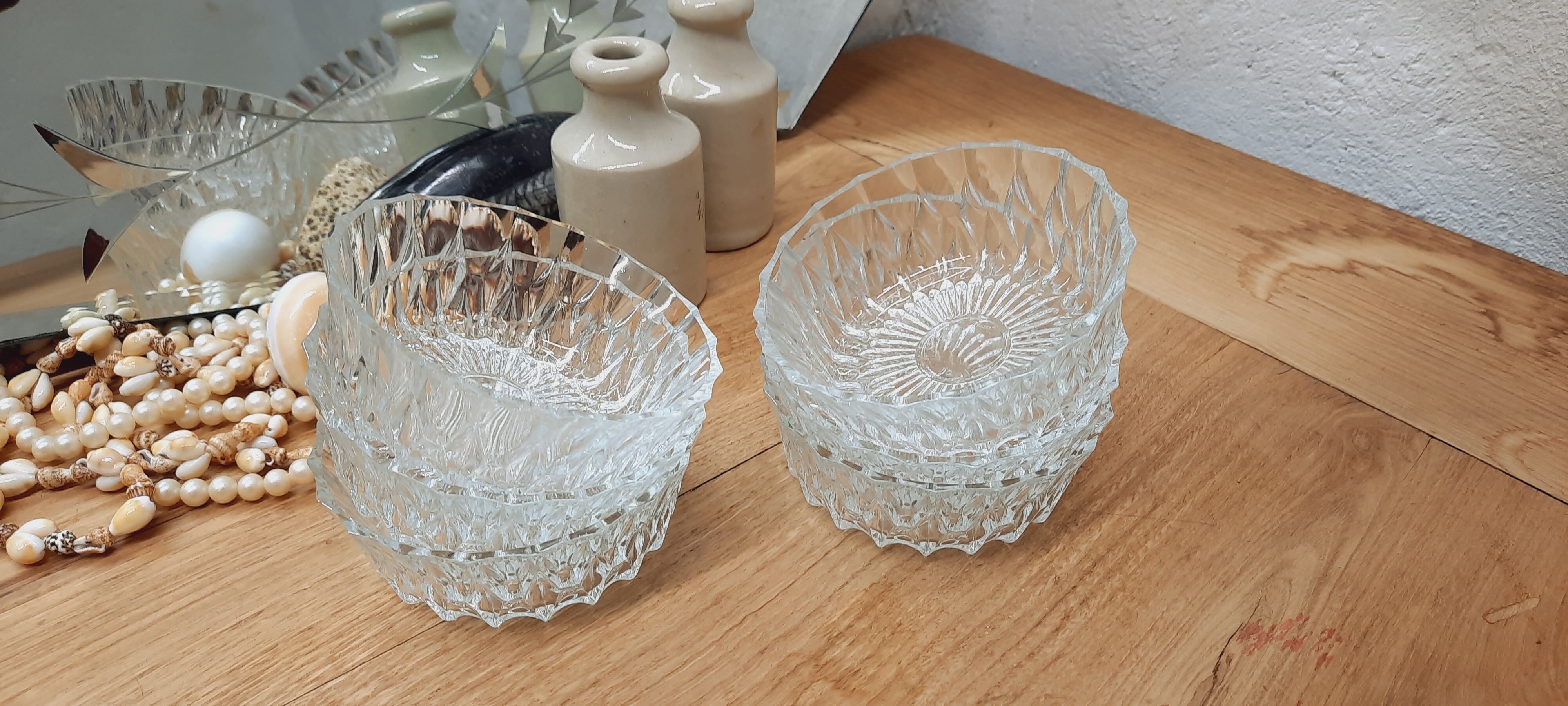 Lot 6 glass ramekins