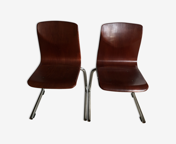 2 children's chairs