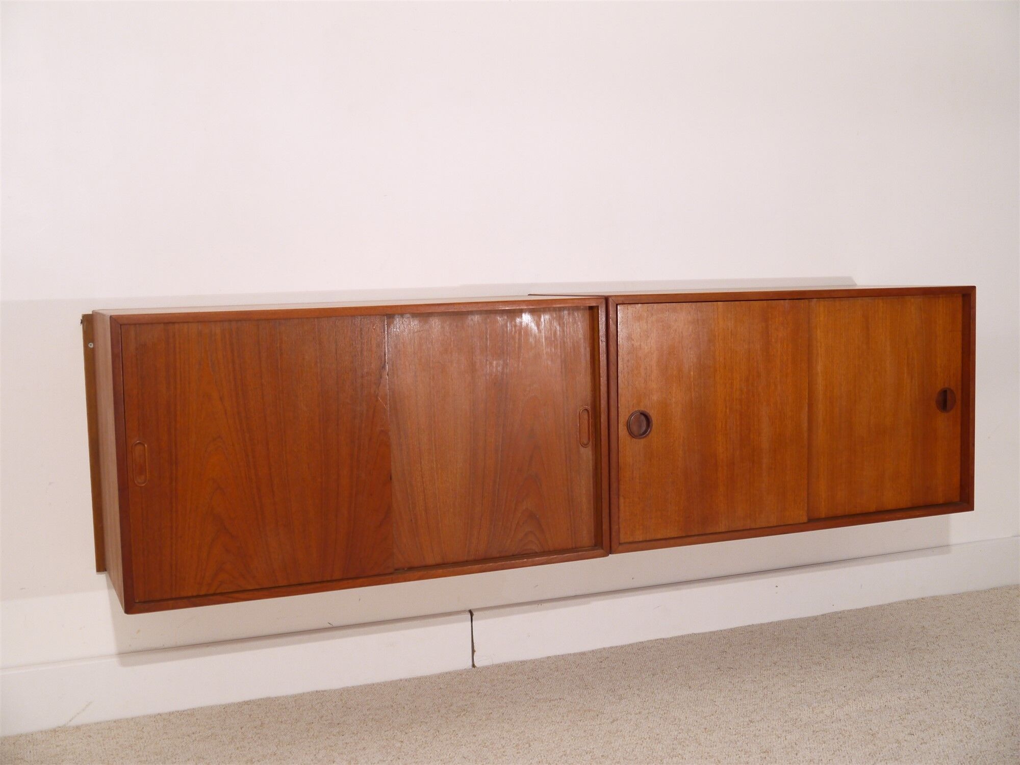 Enfilade suspendue vintage Danemark 1960