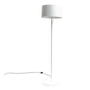 Lampadaire en métal