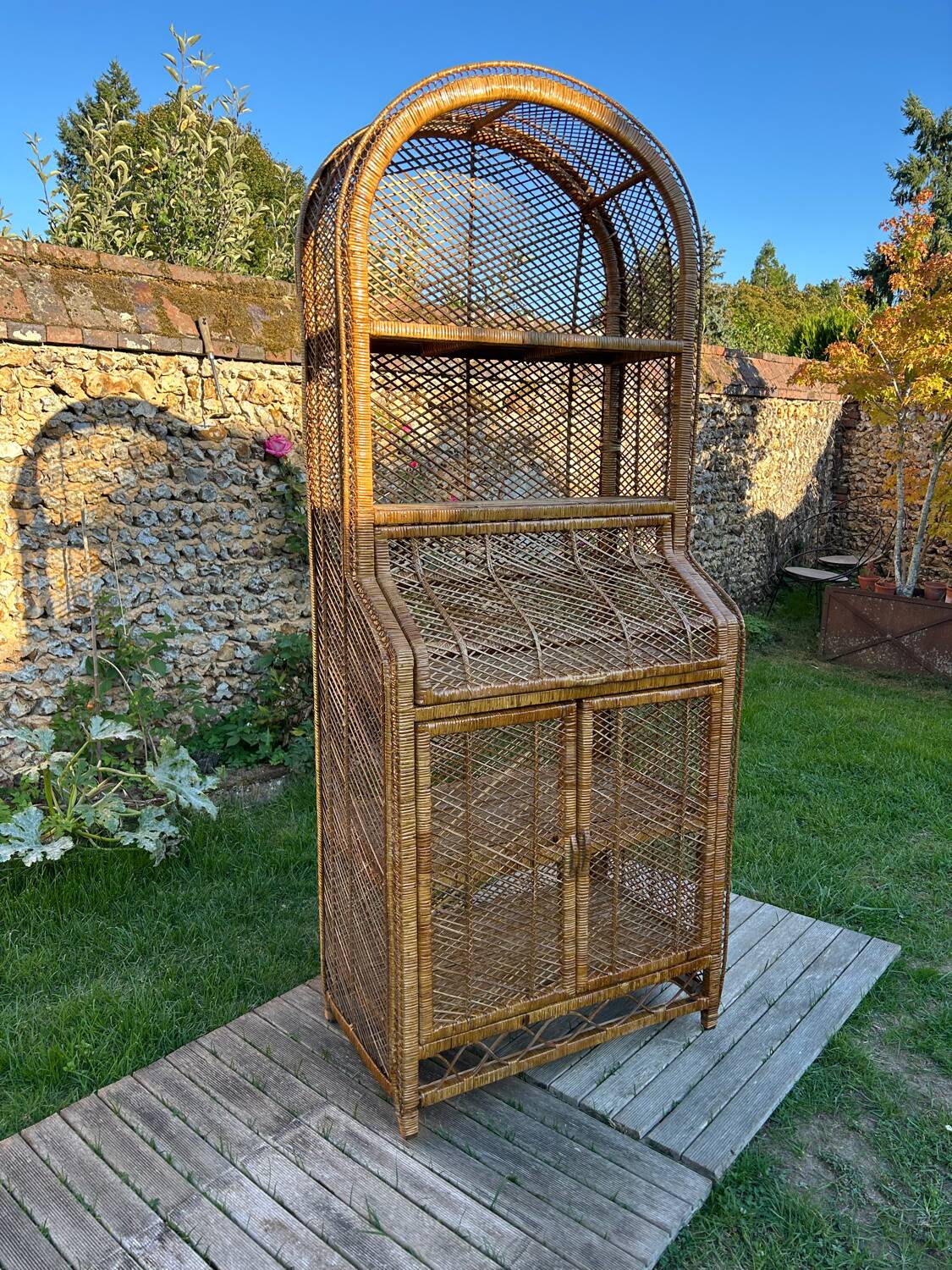 Large woven rattan shelf 🇮🇹 Vintage Italy 1970