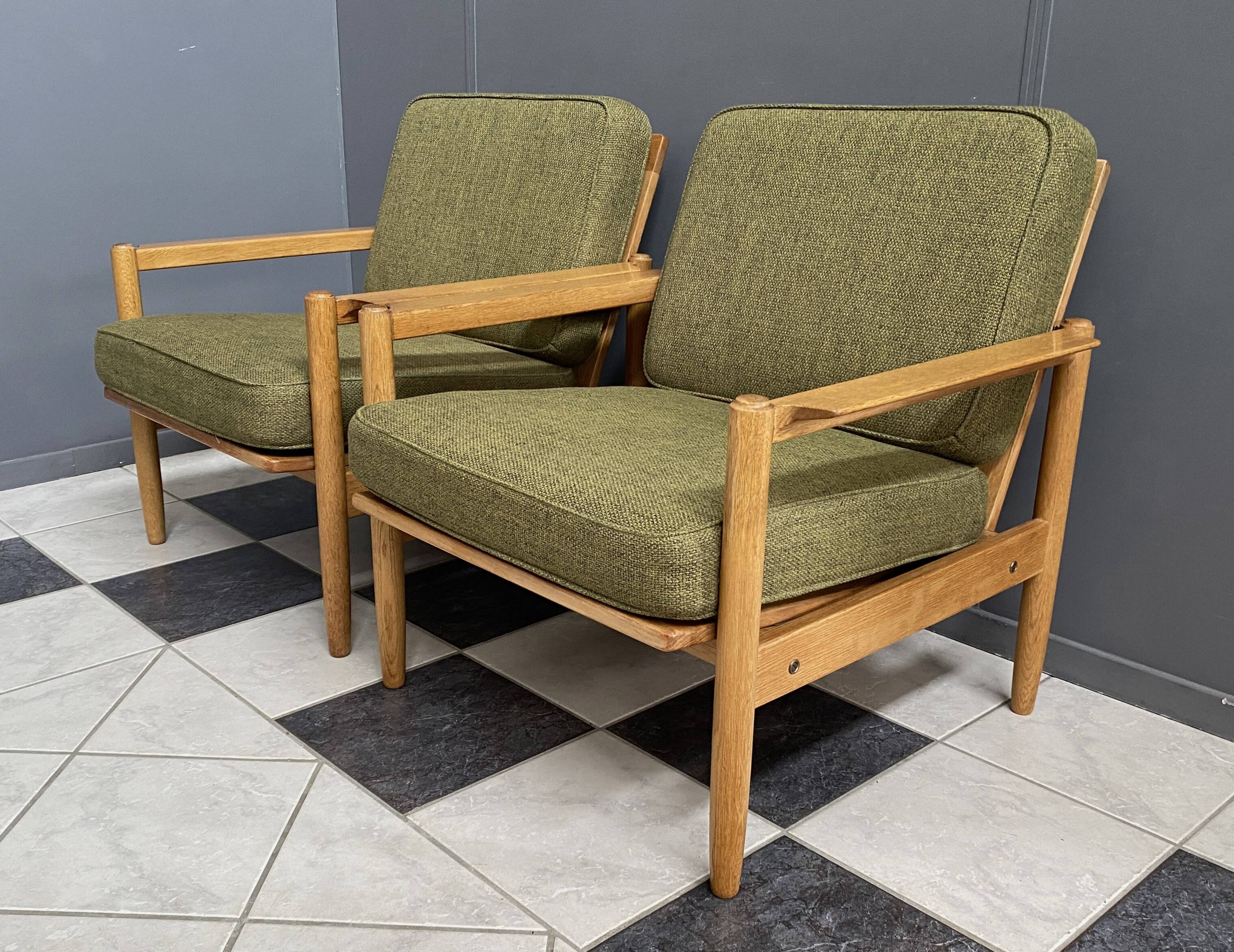 set of arm chairs in green fabric and wood 1960s