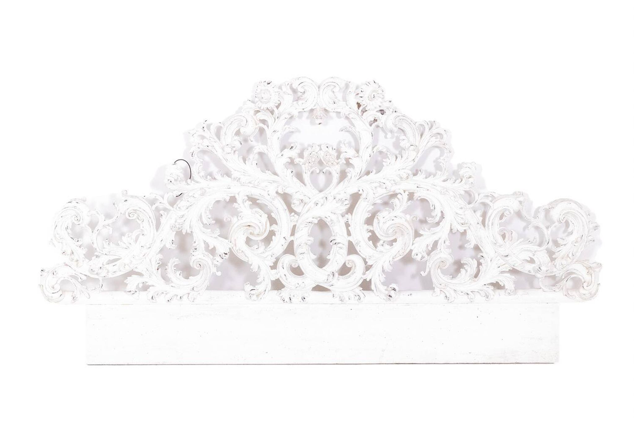 Rocaille style headboard, in carved and lacquered wood. Circa 1900.