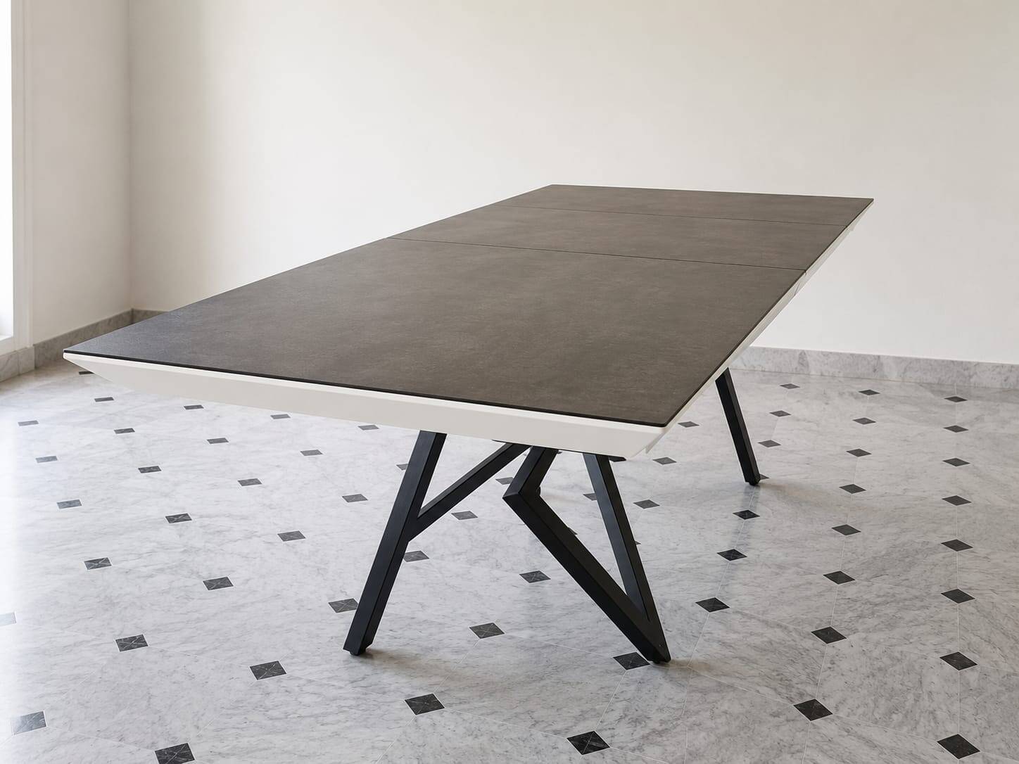 Table Yzaa