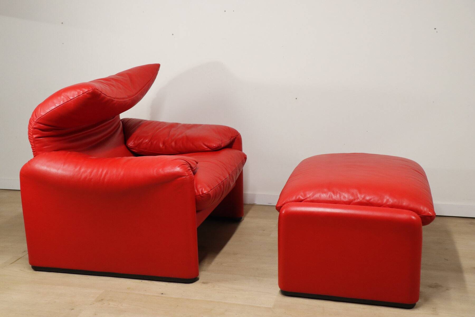 Maralunga armchair and ottoman by Vico Magistretti for Cassina