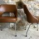 Paire de chaises conférences similicuir marron  1970