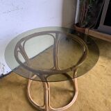 Round dining table with bamboo legs
