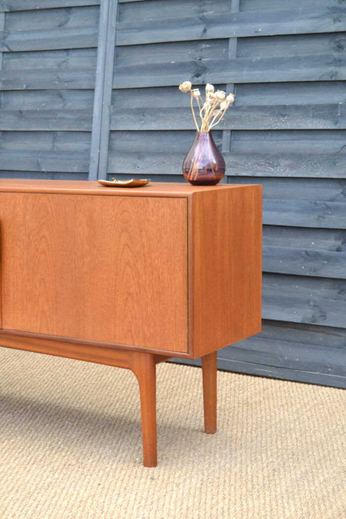 McIntosh teak sideboard - wave handles - 200 cm
