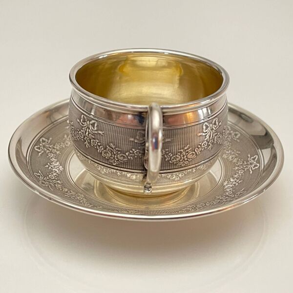 Tasse et Sous-Tasse en Argent   XXe Siècle   Guirlande Rubans et Fleurs