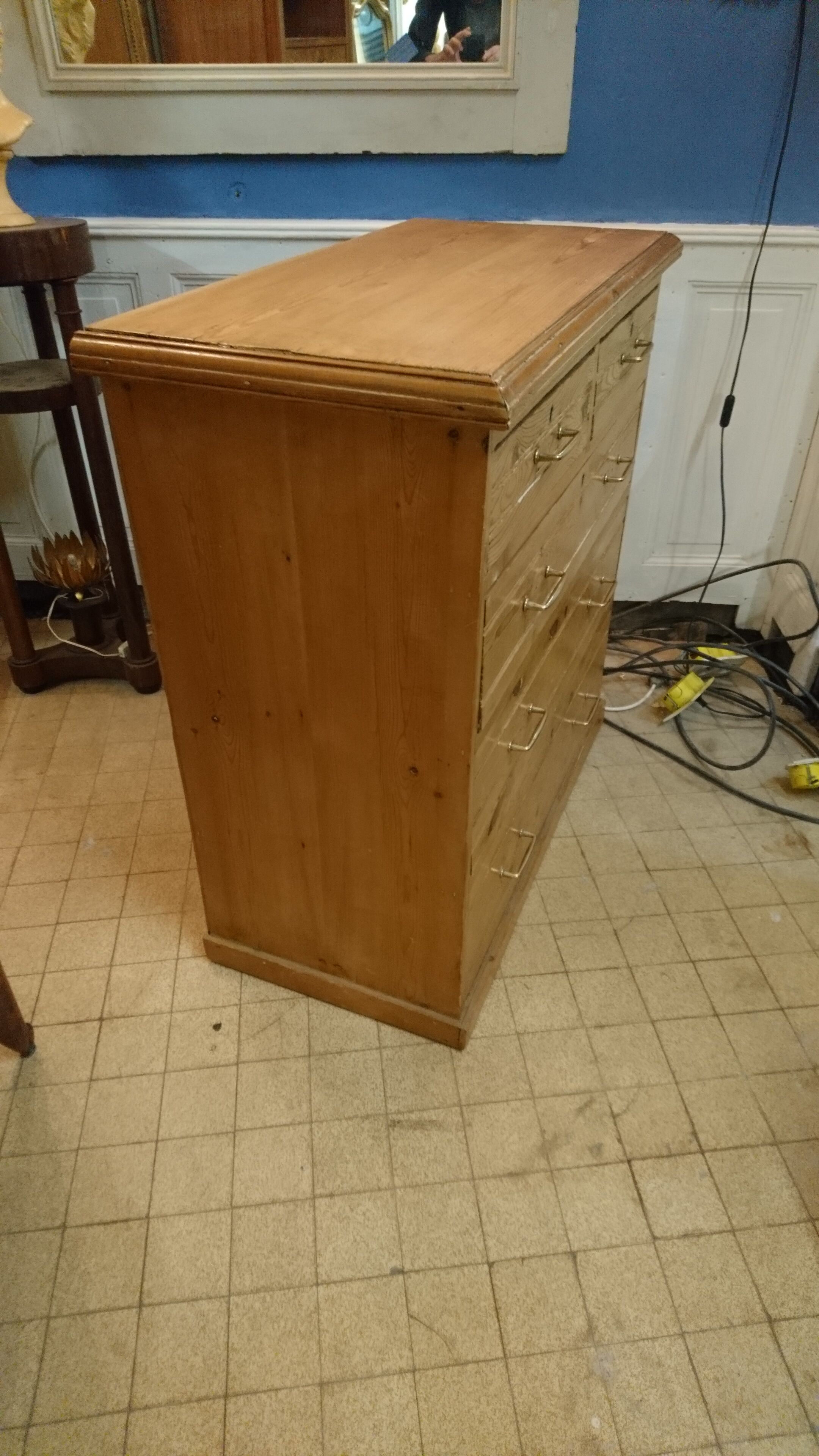 Chest of drawers
