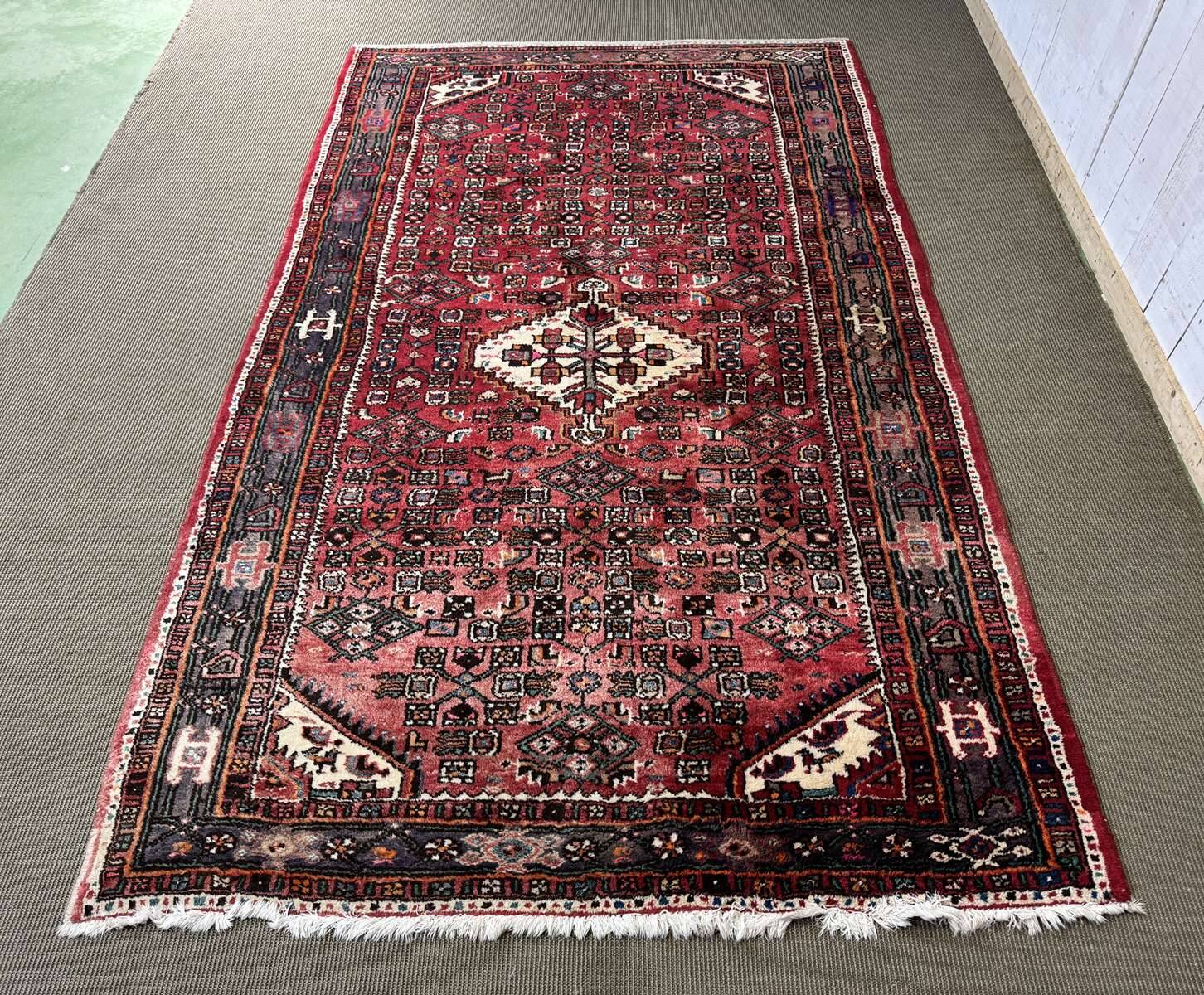 Tapis iranien en laine fait main