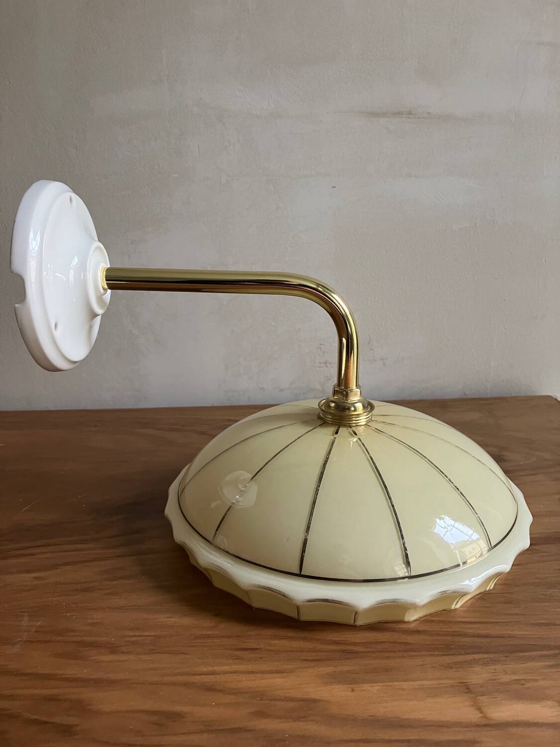 Art deco wall light